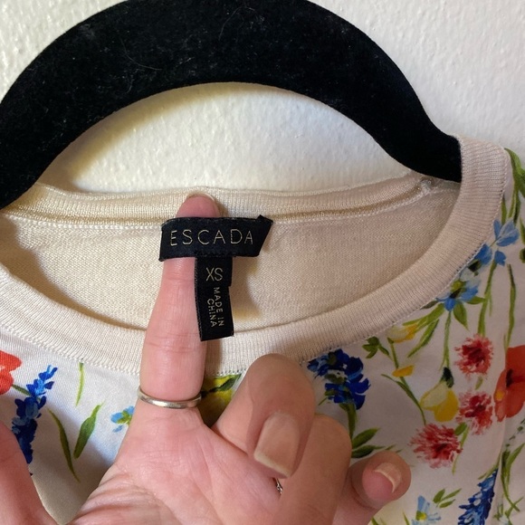 Escada women’s floral silk, feel blouse size extra small top business casual - Picture 3 of 7